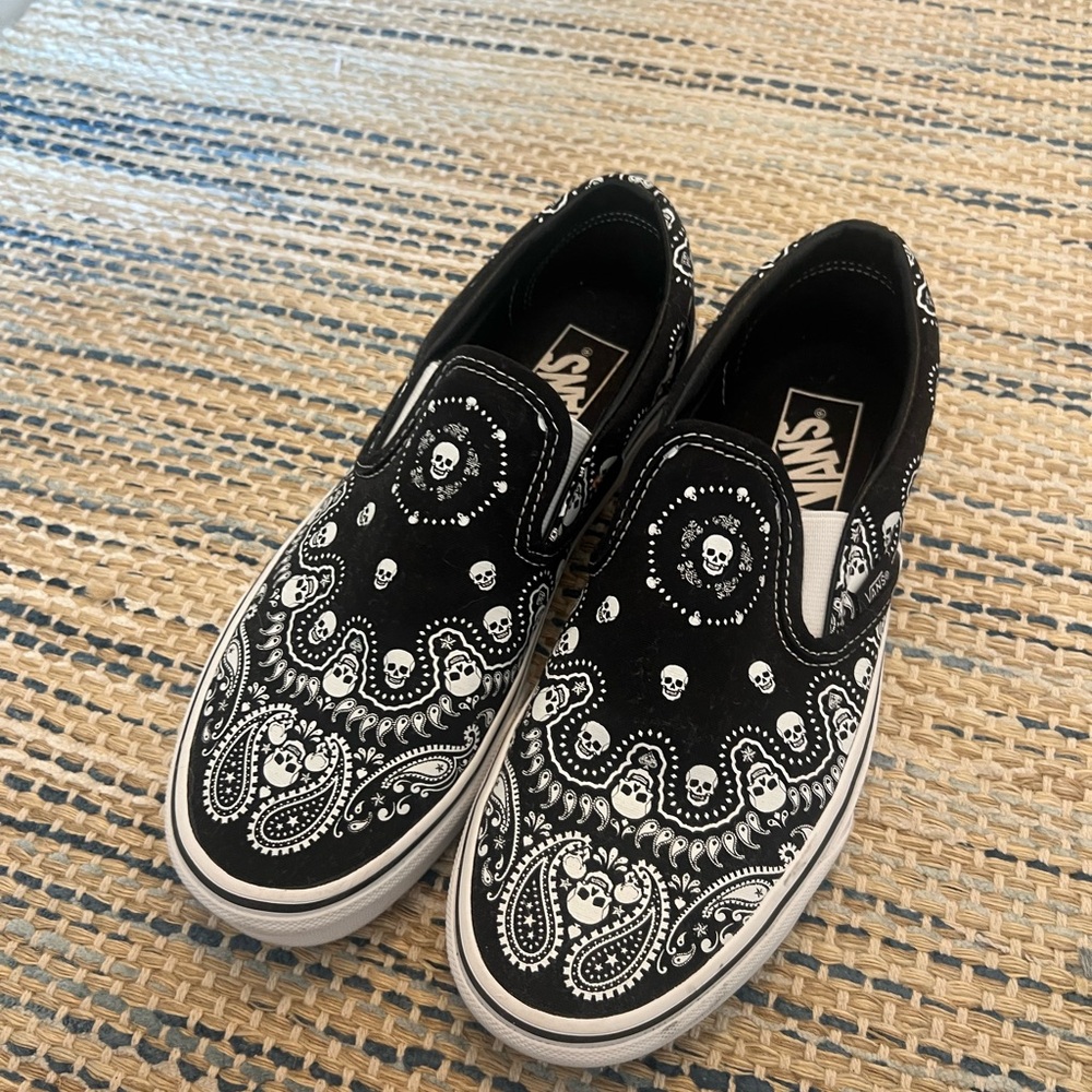 Vans Women's Black and White Paisley Slip-On Sneakers